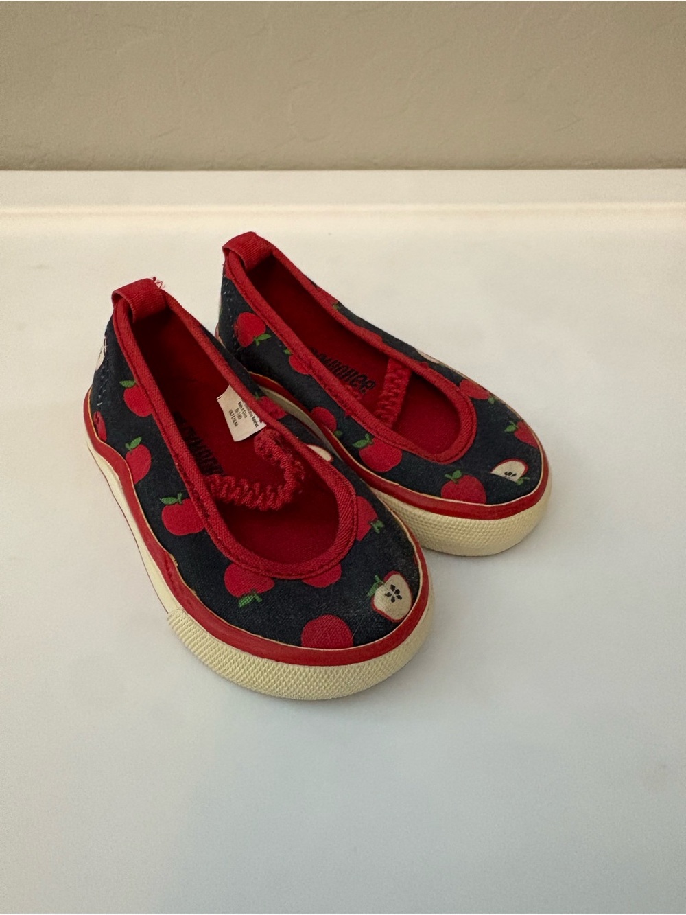 Gymboree prep school navy blue red apple print mary jane style shoes size 4